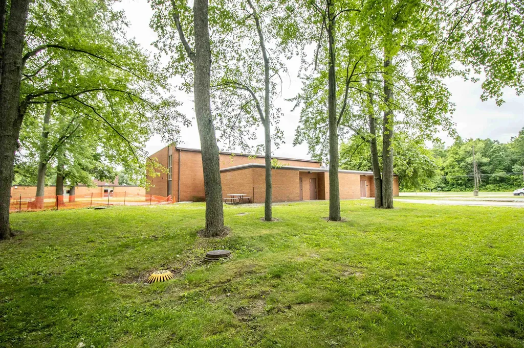 11218 N Linden Road Vienna Charter Township MI 48420