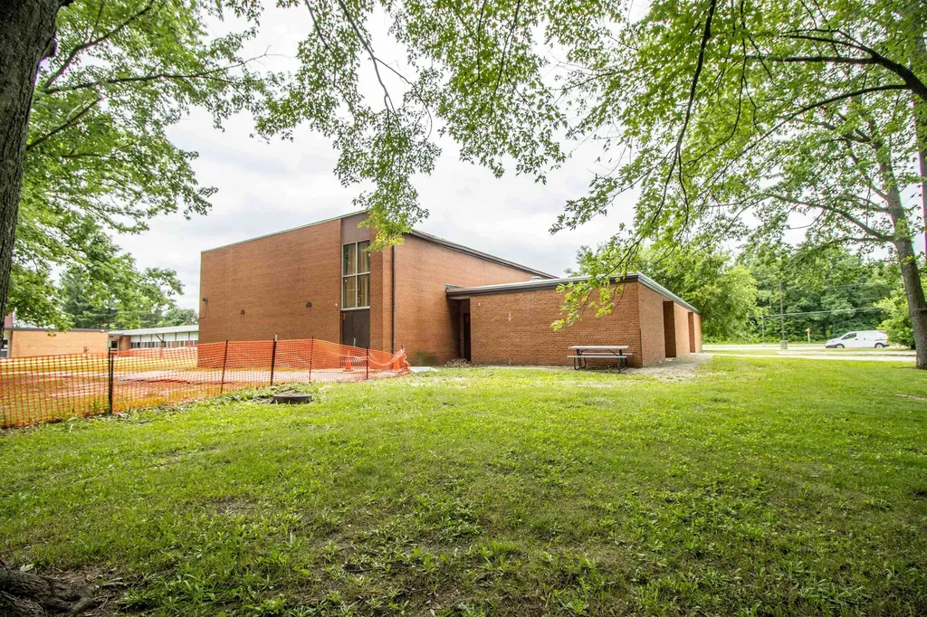 11218 N Linden Road Vienna Charter Township MI 48420