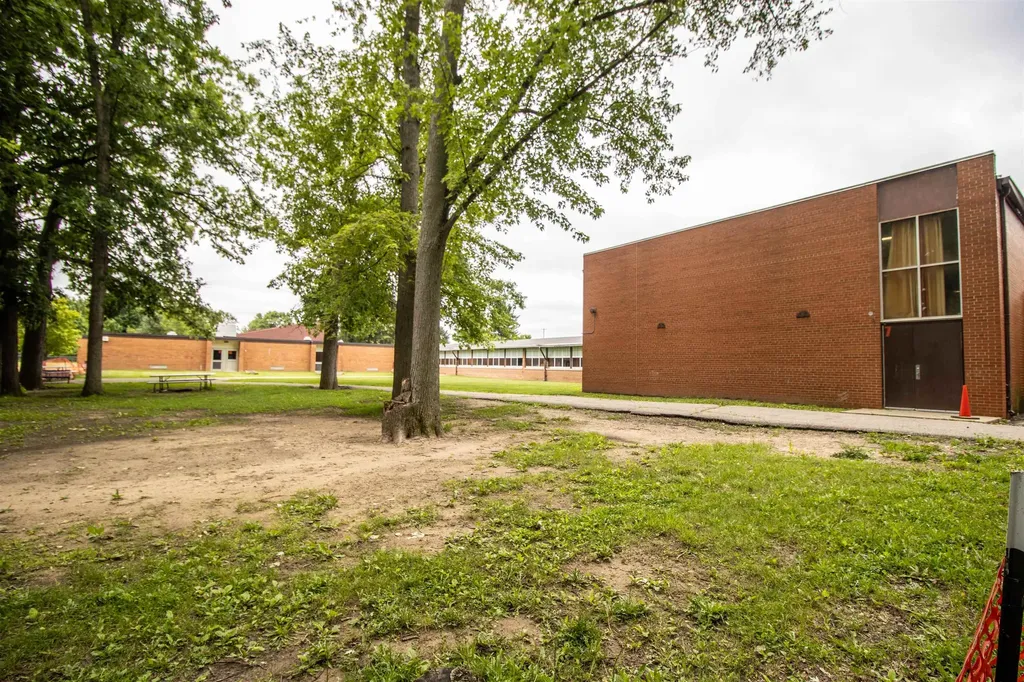 11218 N Linden Road Vienna Charter Township MI 48420
