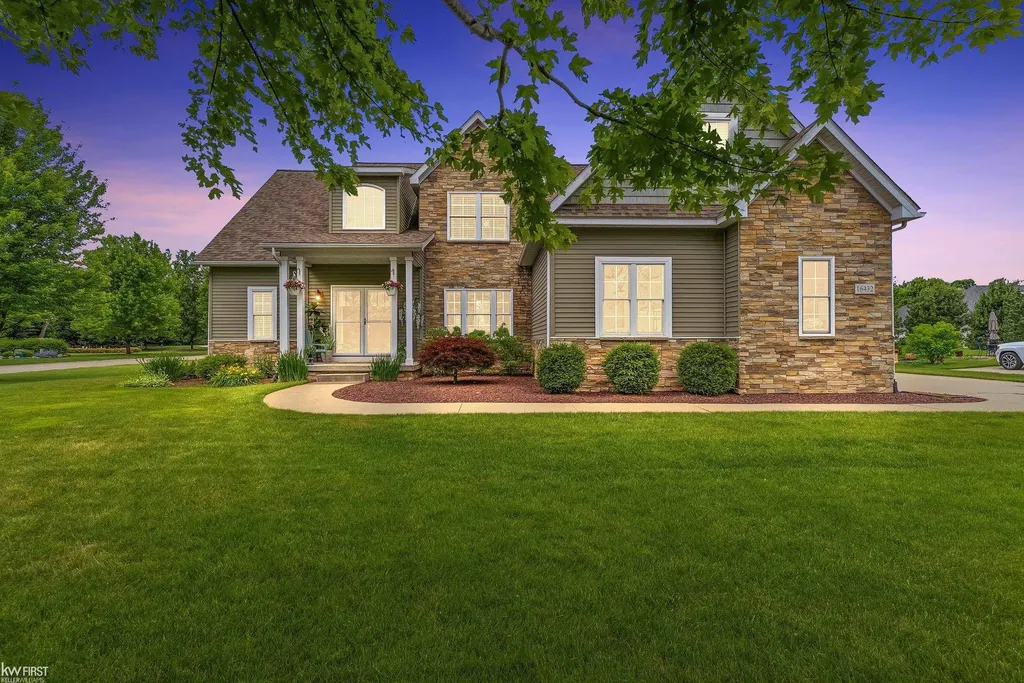 16432 Silver Landings Drive Fenton Charter Township MI 48430