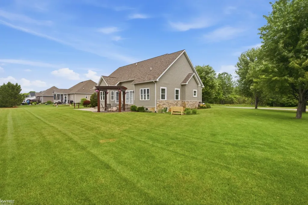 16432 Silver Landings Drive Fenton Charter Township MI 48430