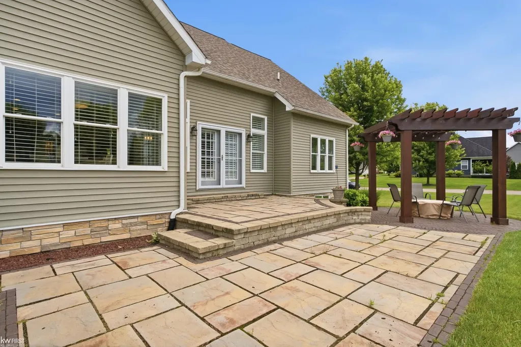 16432 Silver Landings Drive Fenton Charter Township MI 48430