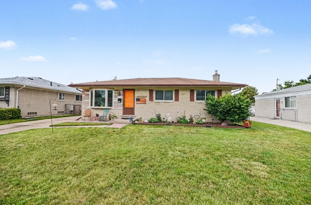 11822 Highland Drive Warren City MI 48089