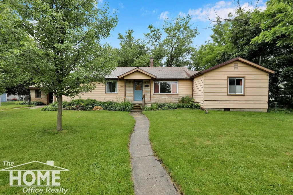 204 E Mcarthur Street Corunna City MI 48817