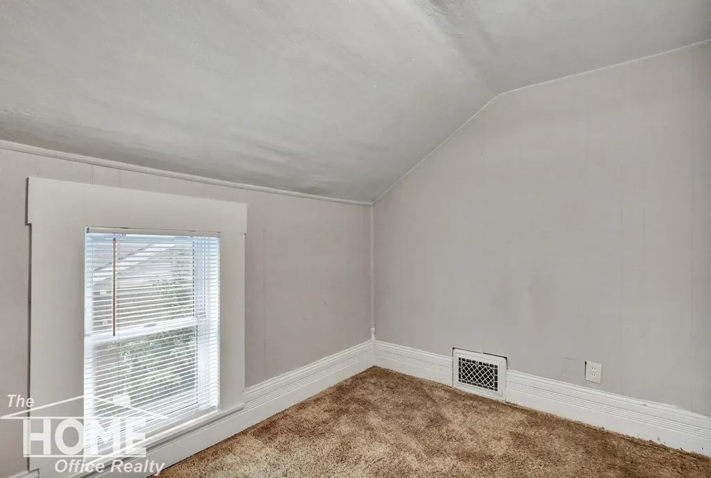 422 Clinton Street Owosso City MI 48867
