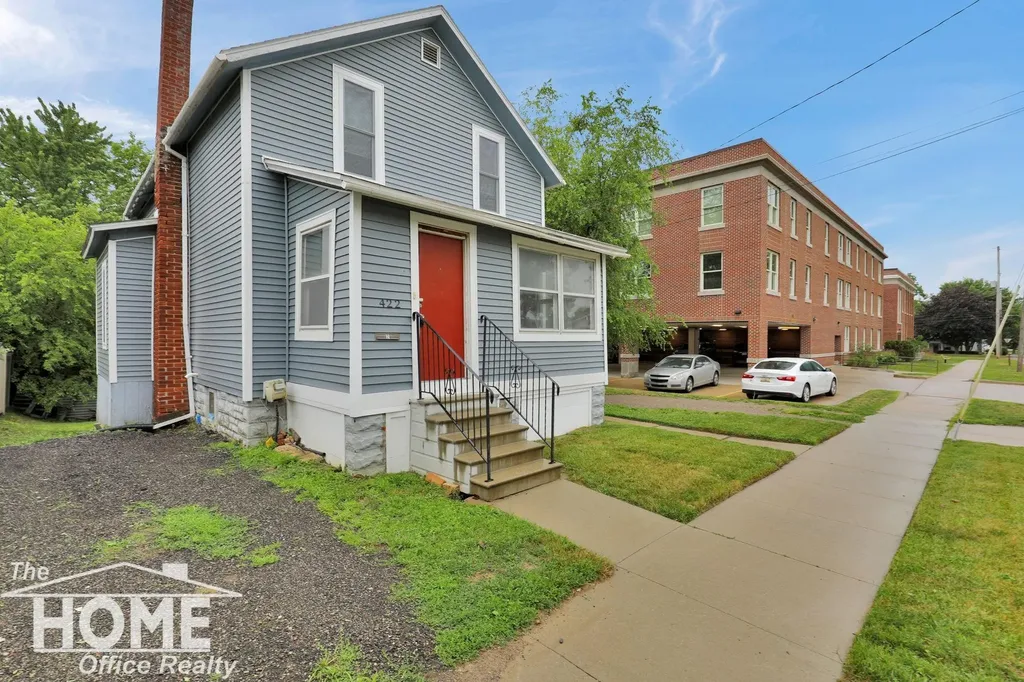 422 Clinton Street Owosso City MI 48867