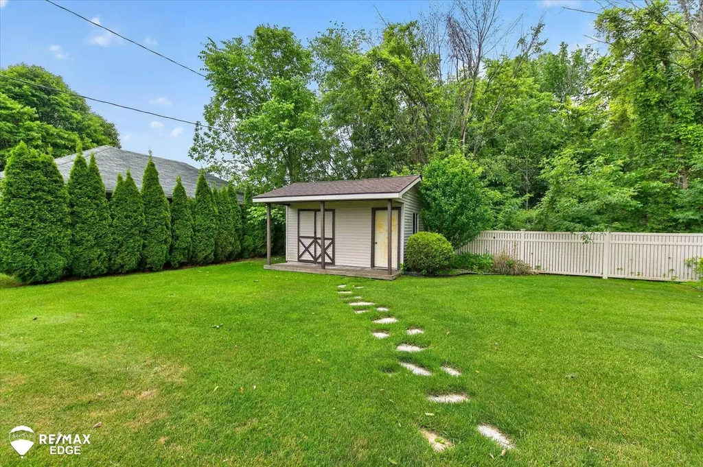 10048 E Coldwater Road Richfield Township MI 48423