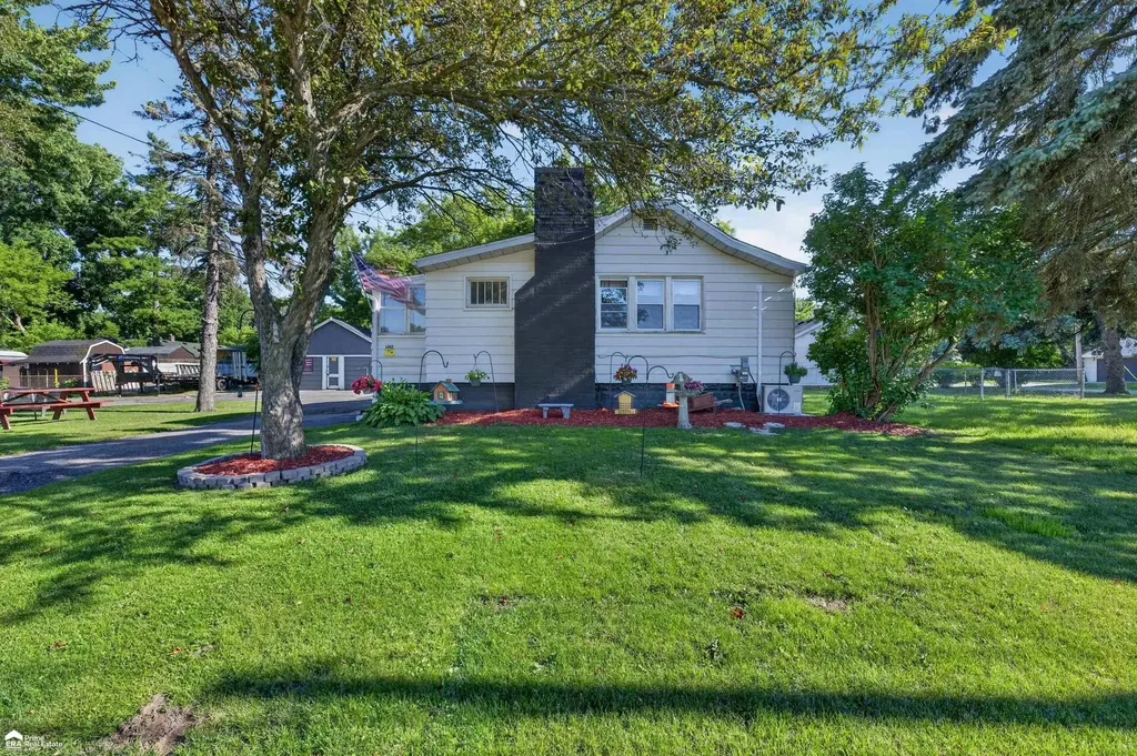 1442 Natalie Drive Burton City MI 48529
