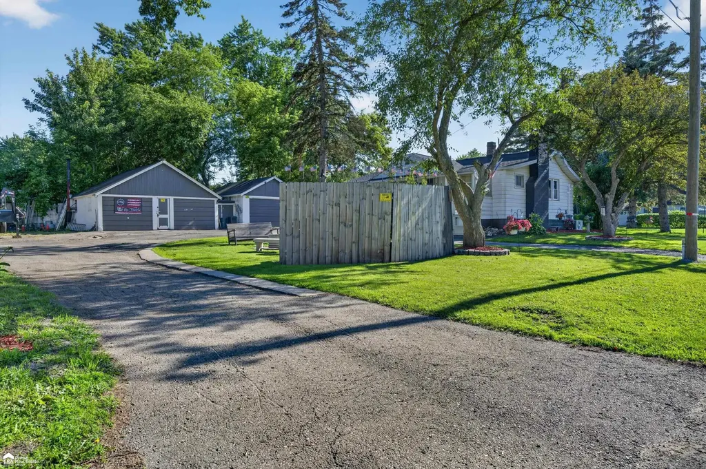1442 Natalie Drive Burton City MI 48529