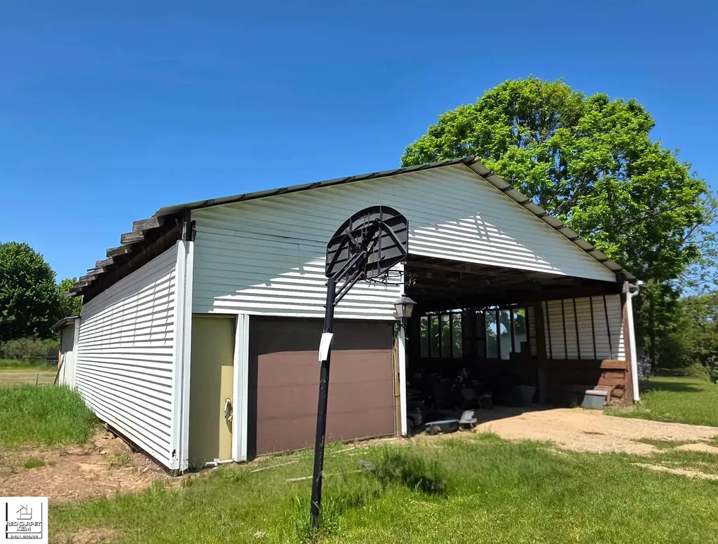 5544 Coldwater Road Oregon Township MI 48421