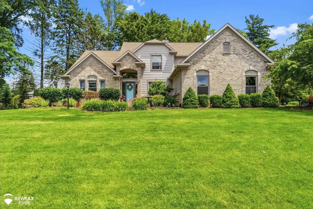 3311 Peregrine Way Marion Township MI 48843