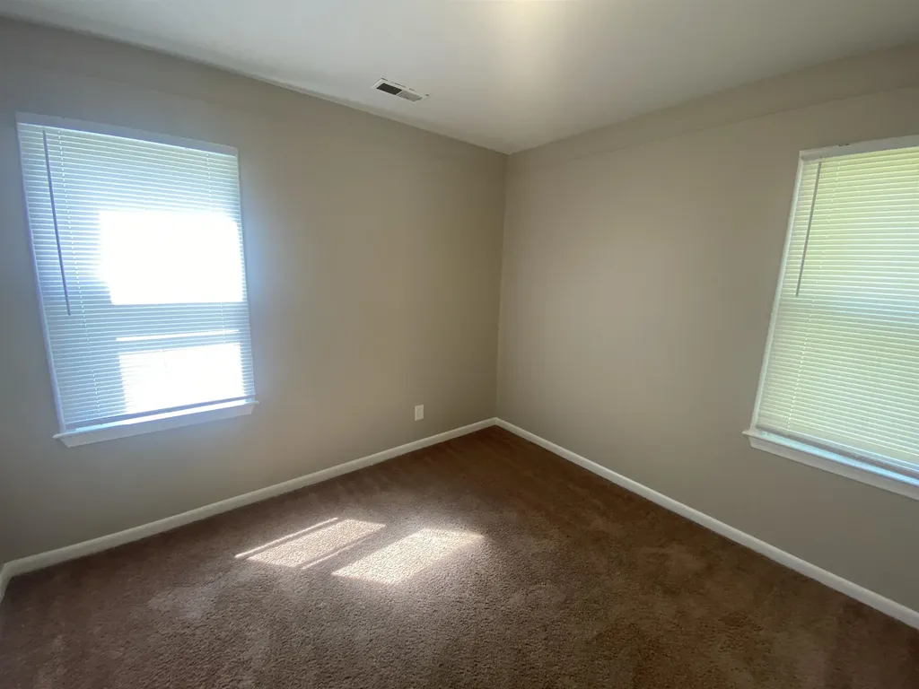 12739 Sherman Avenue Warren City MI 48089