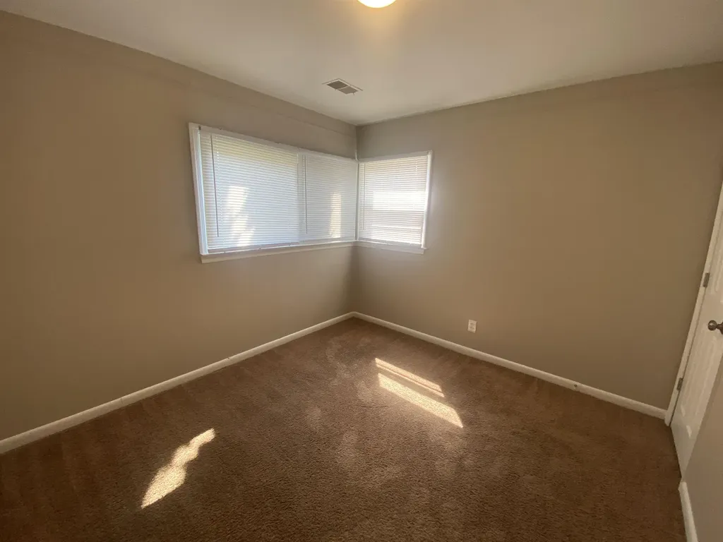 12739 Sherman Avenue Warren City MI 48089