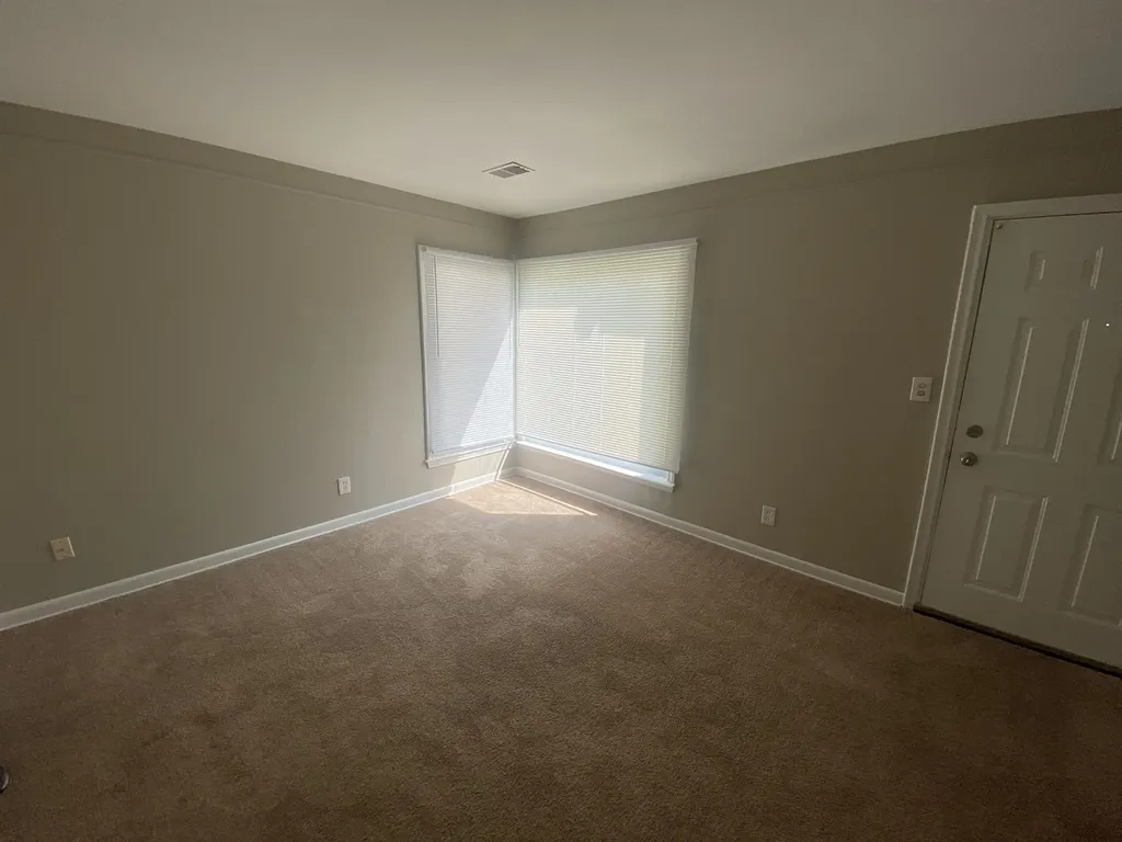 12739 Sherman Avenue Warren City MI 48089