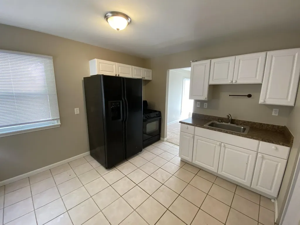 12739 Sherman Avenue Warren City MI 48089