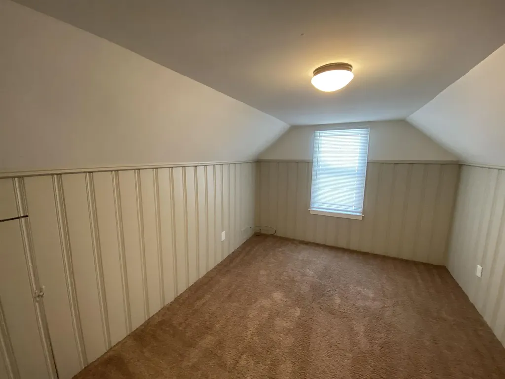 12739 Sherman Avenue Warren City MI 48089