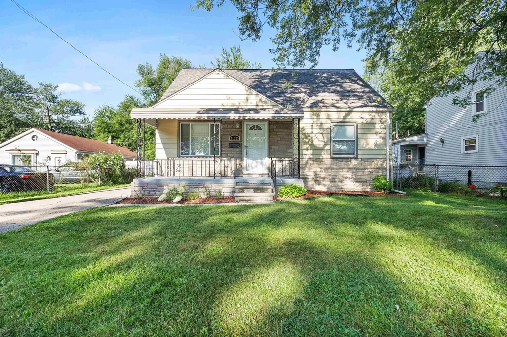 21925 Elroy Avenue Warren City MI 48089