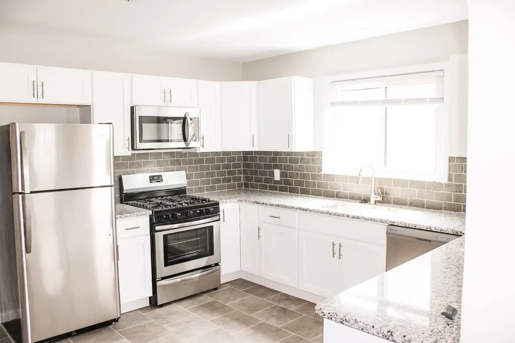 26096 Delton Street Madison Heights City MI 48071