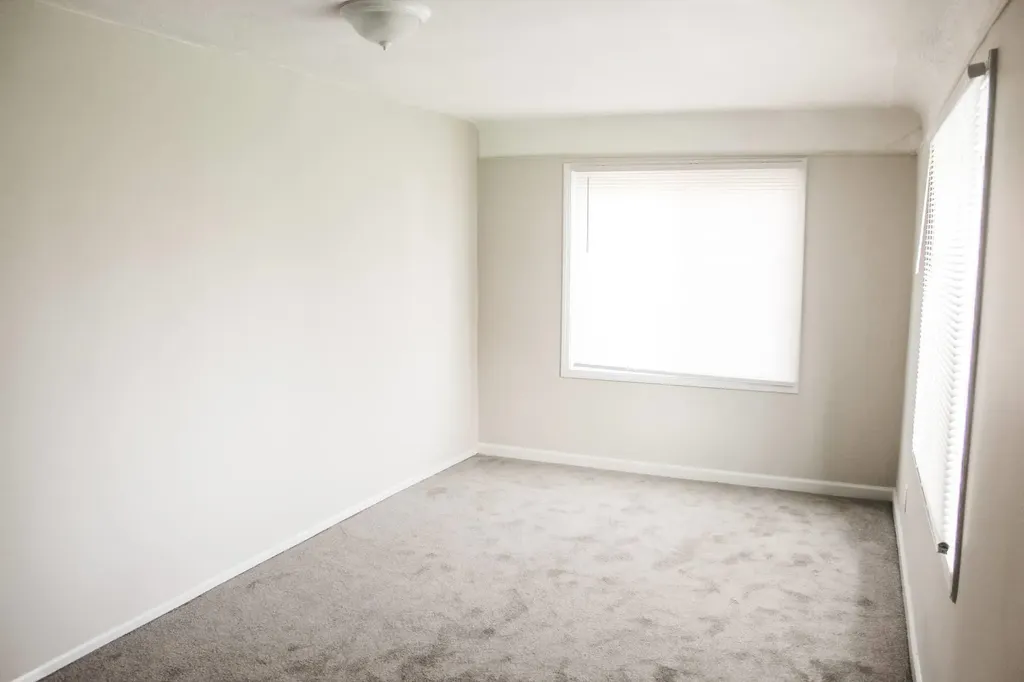 26096 Delton Street Madison Heights City MI 48071