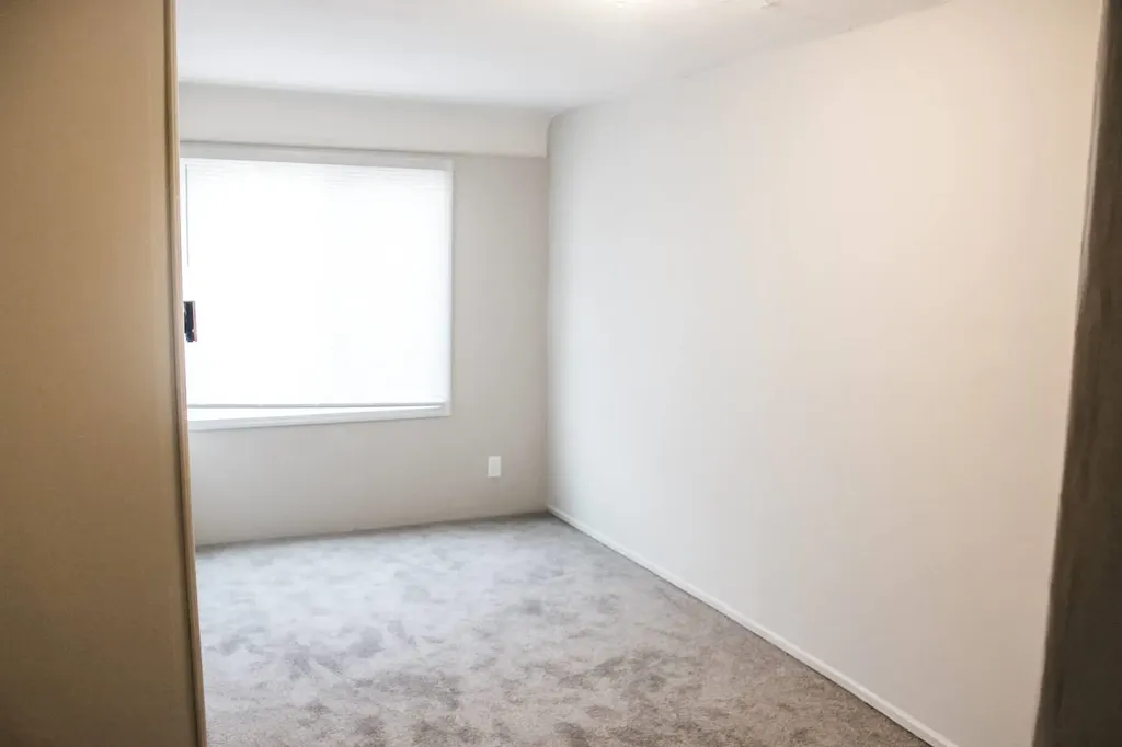 26096 Delton Street Madison Heights City MI 48071