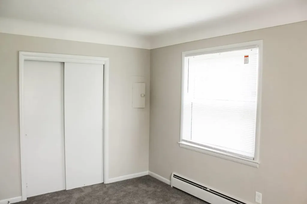 26096 Delton Street Madison Heights City MI 48071