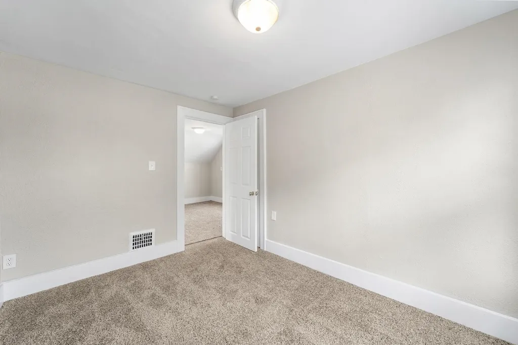 164 W Muir Avenue Hazel Park City MI 48030