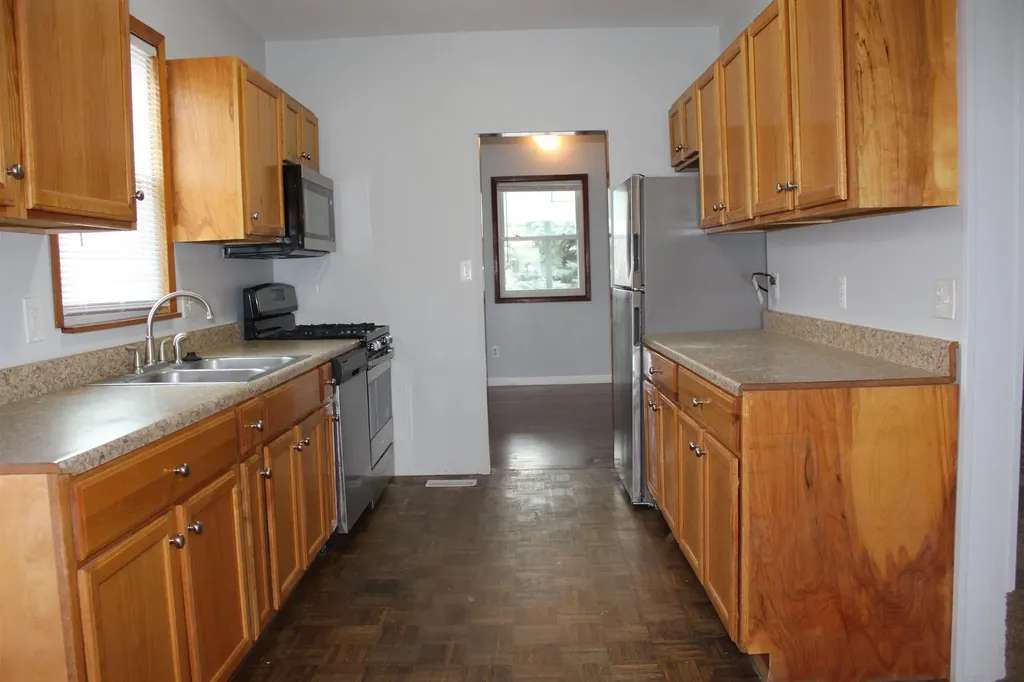 19537 E 12 Mile Road Roseville City MI 48066
