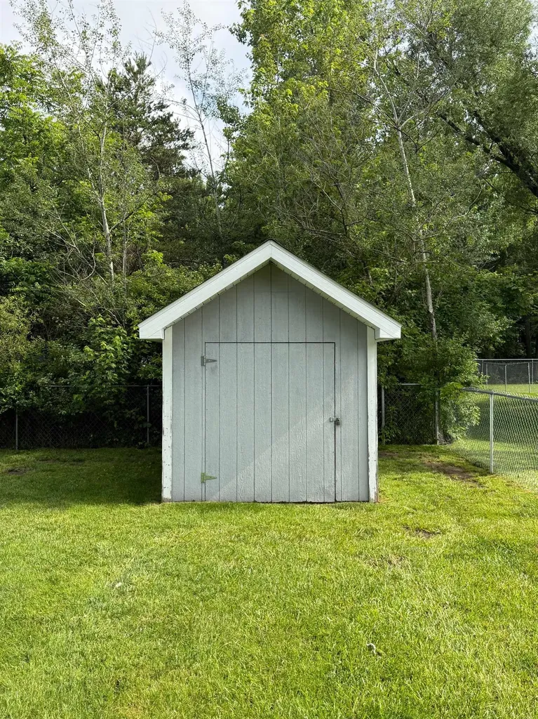 3520 W Farrand Road Vienna Charter Township MI 48420