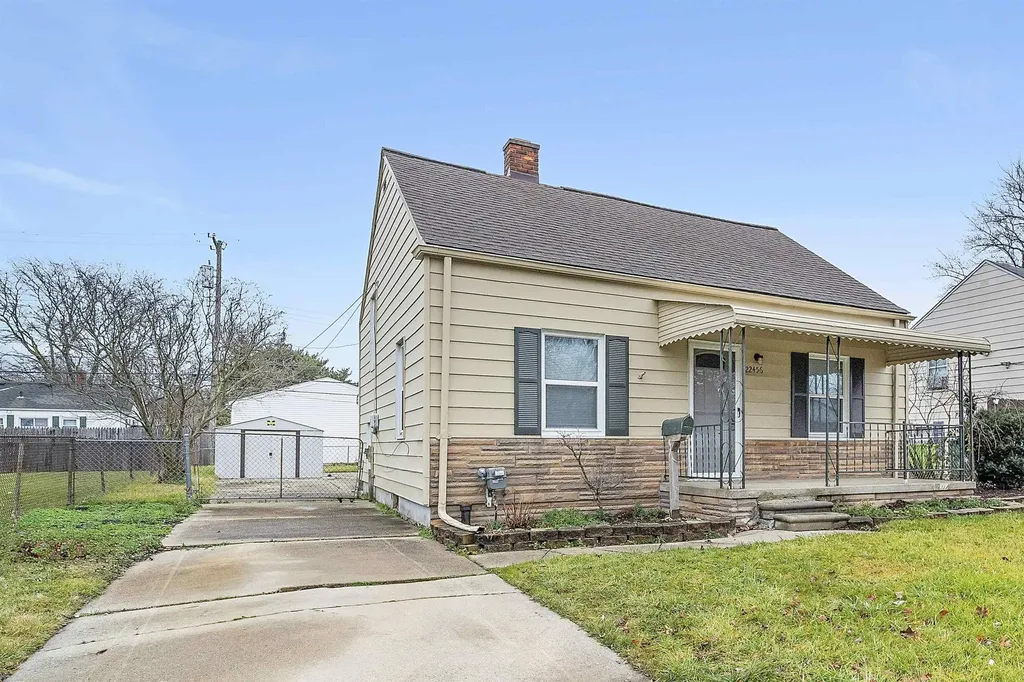 22456 Gascony Avenue Eastpointe City MI 48021