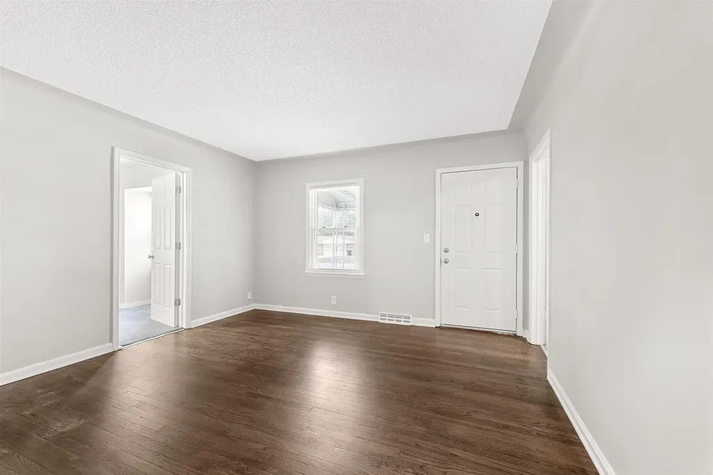 20237 Midway Avenue Southfield City MI 48075