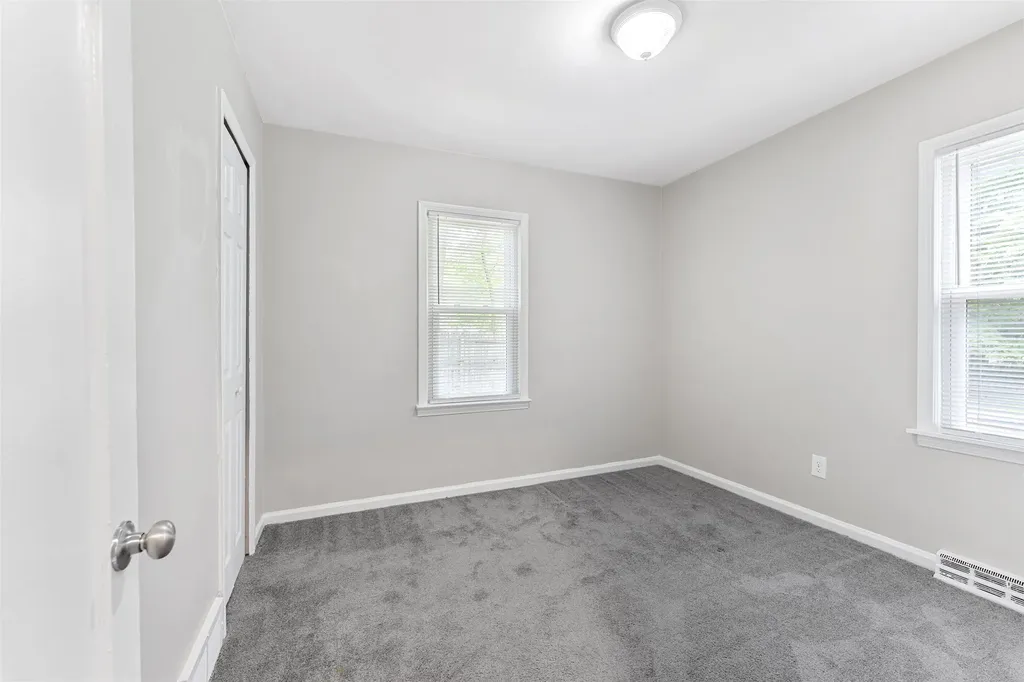 20237 Midway Avenue Southfield City MI 48075