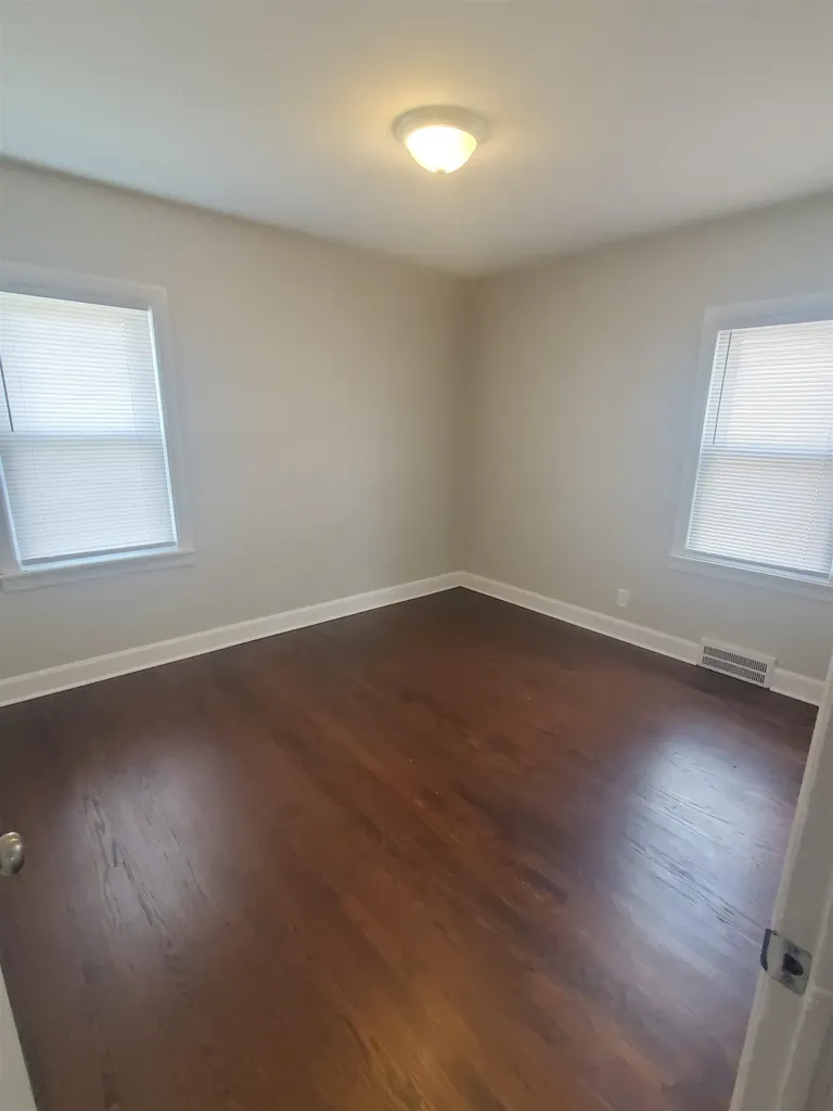 15687 Ash Avenue Eastpointe City MI 48021
