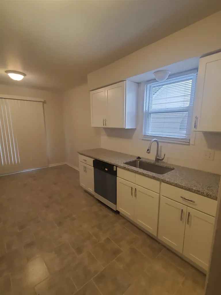 15687 Ash Avenue Eastpointe City MI 48021