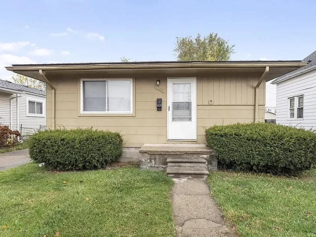 11043 Hupp Avenue Warren City MI 48089