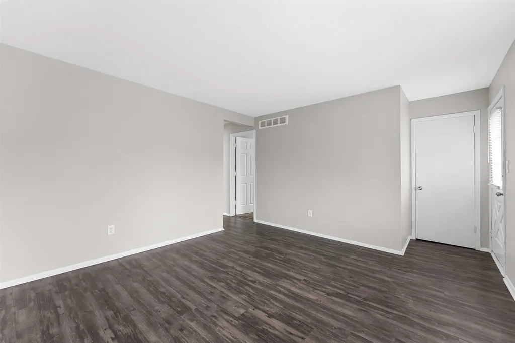 11043 Hupp Avenue Warren City MI 48089