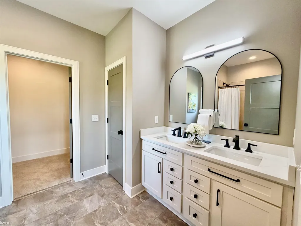 5483 Championship Drive Fenton Charter Township MI 48451