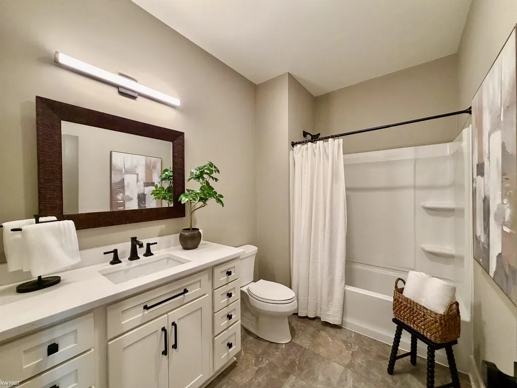 5483 Championship Drive Fenton Charter Township MI 48451