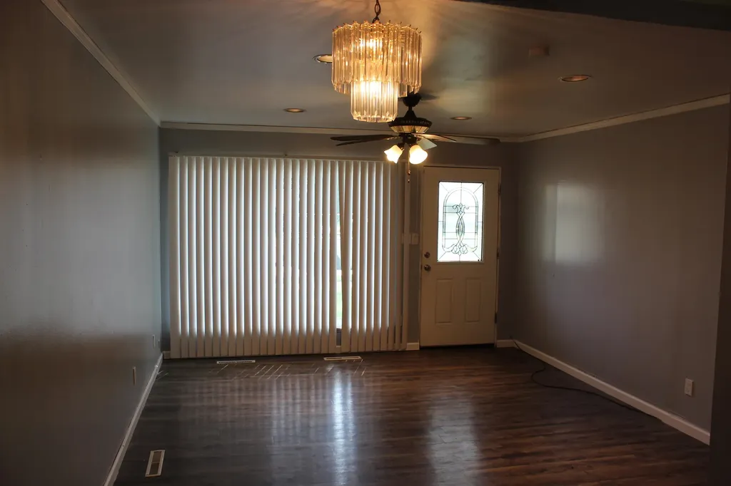 22020 Sunset Boulevard Oak Park City MI 48237