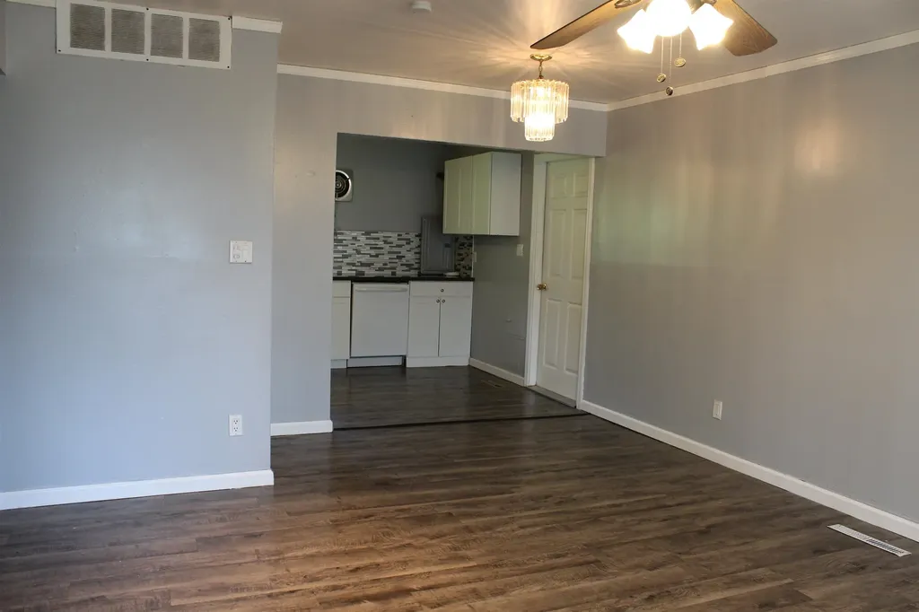 22020 Sunset Boulevard Oak Park City MI 48237