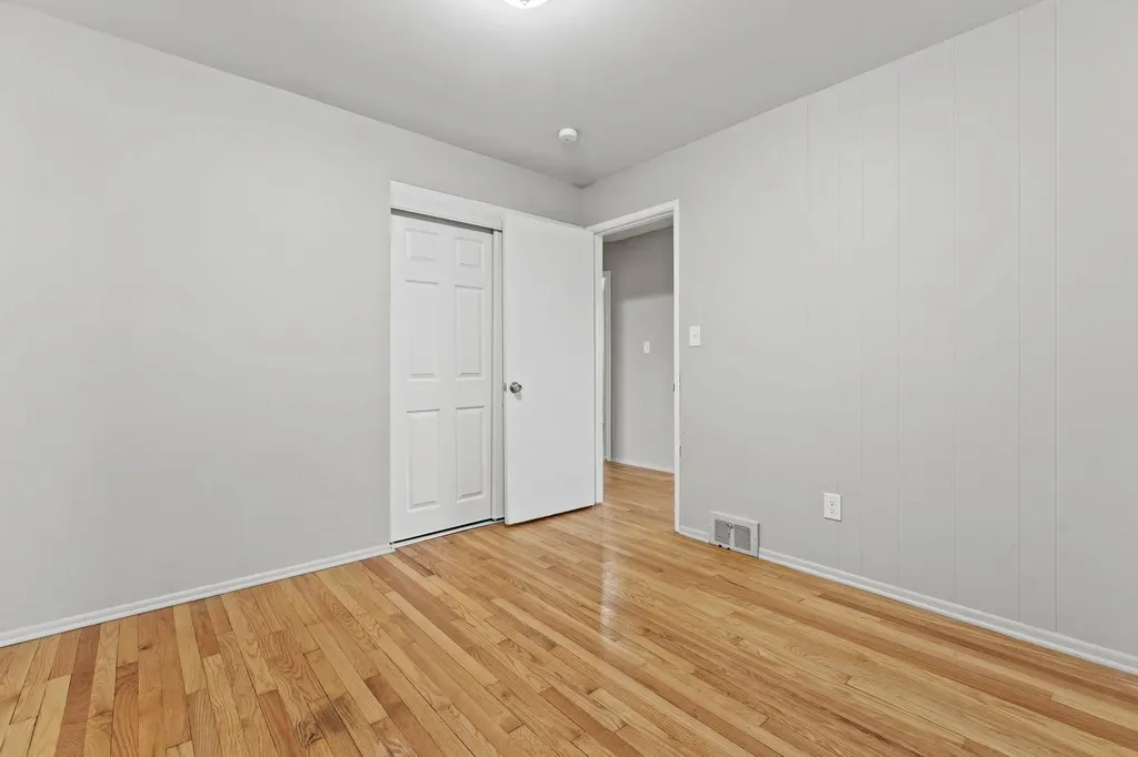 32325 Parkwood Street Westland City MI 48186