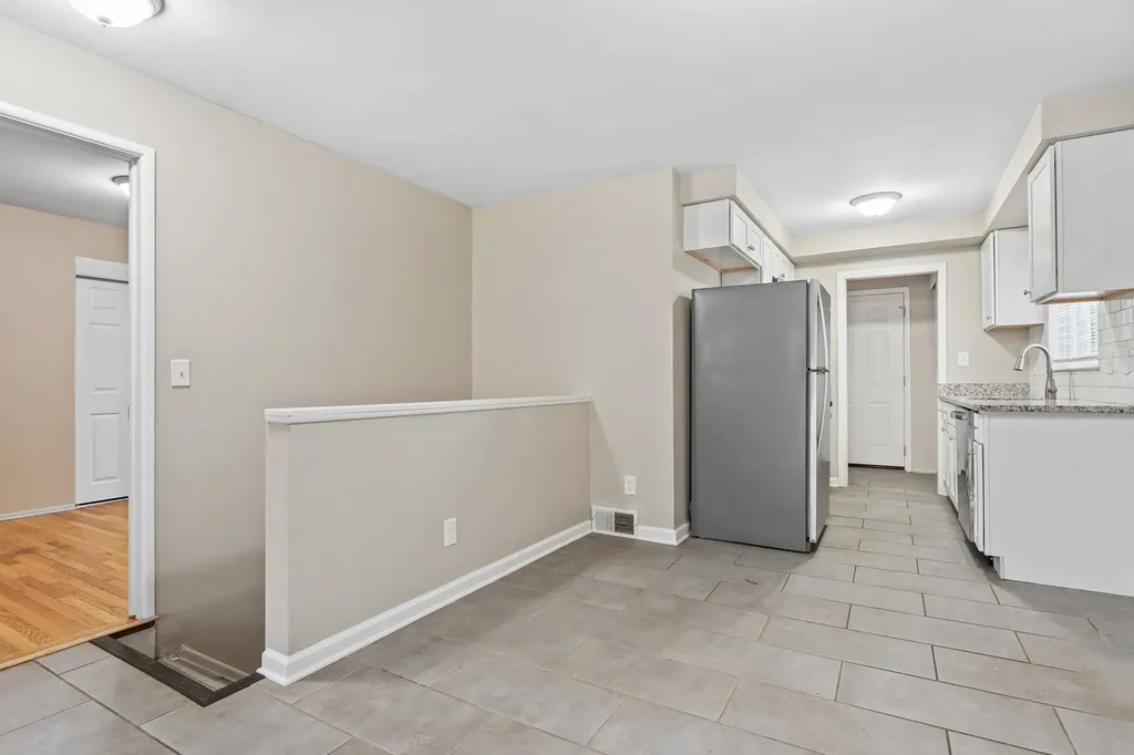 32325 Parkwood Street Westland City MI 48186