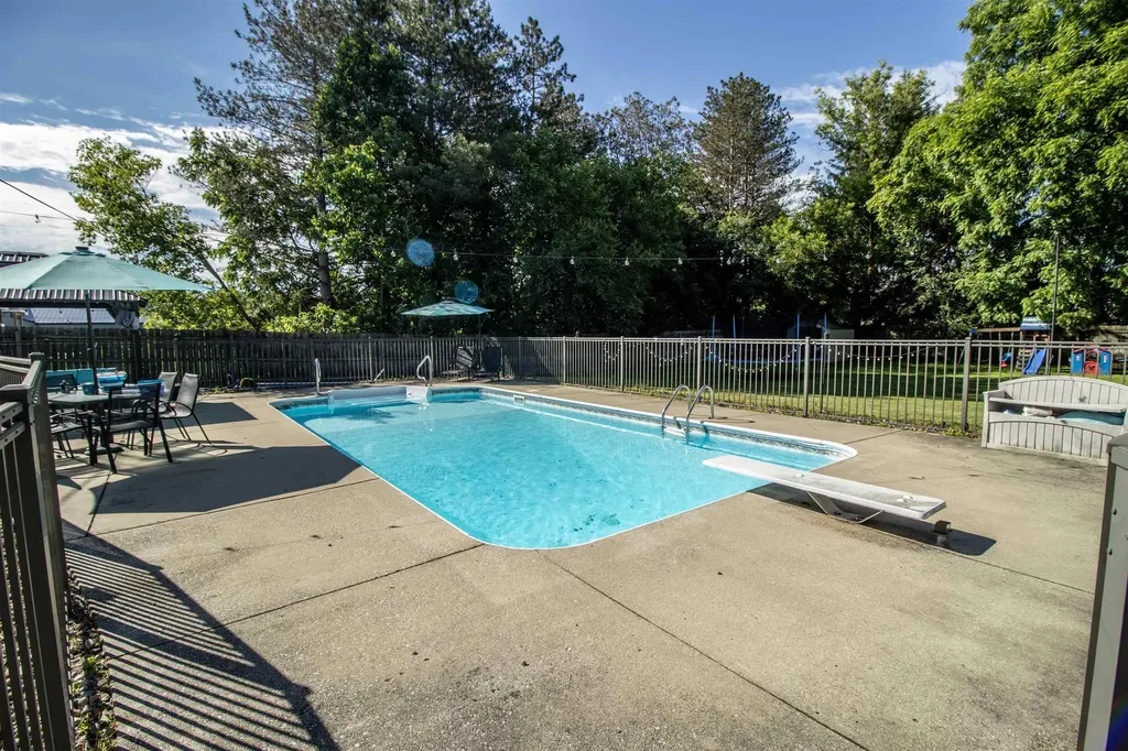 1389 N Long Lake Road Fenton Charter Township MI 48430