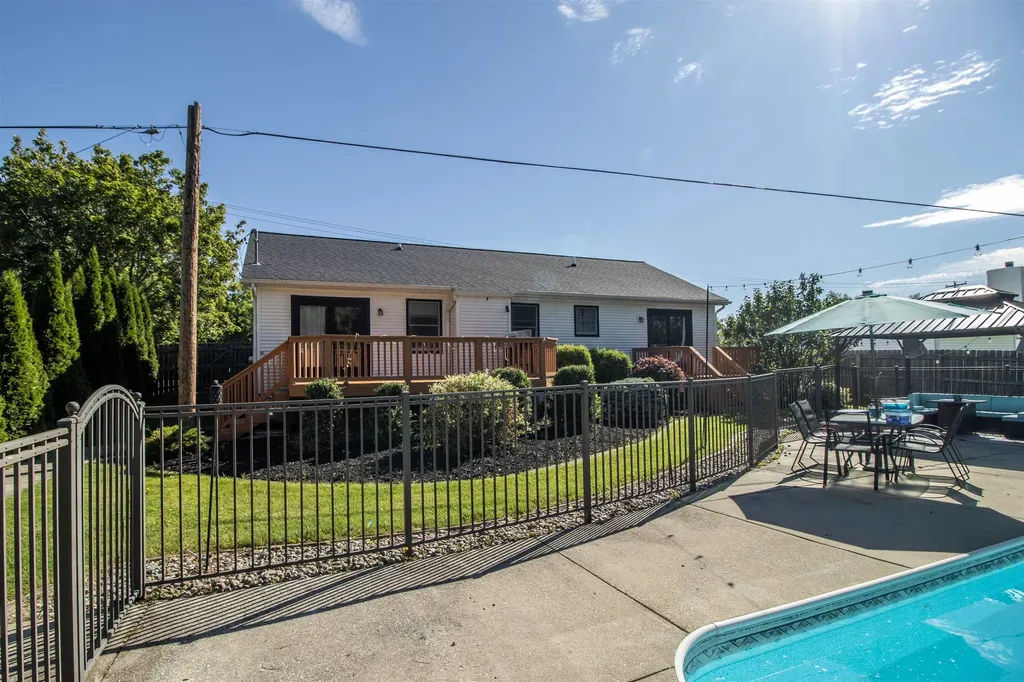 1389 N Long Lake Road Fenton Charter Township MI 48430