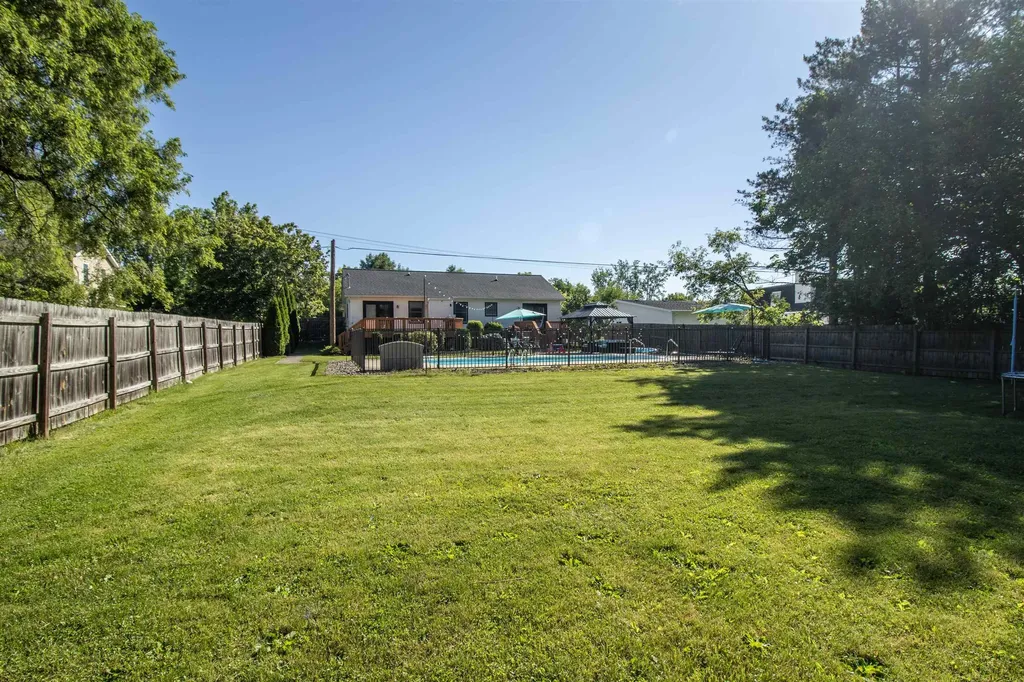 1389 N Long Lake Road Fenton Charter Township MI 48430