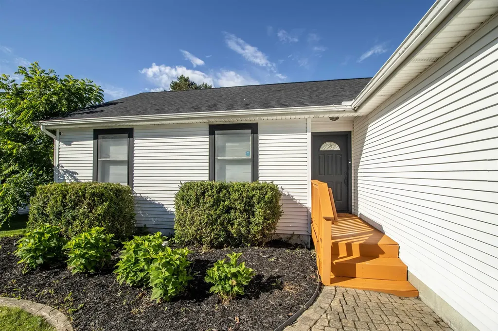 1389 N Long Lake Road Fenton Charter Township MI 48430