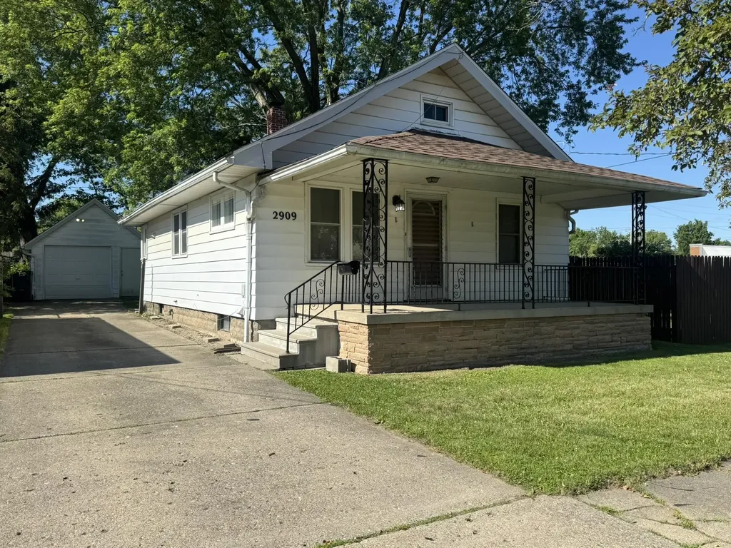 2909 Reynolds Street Flint City MI 48503