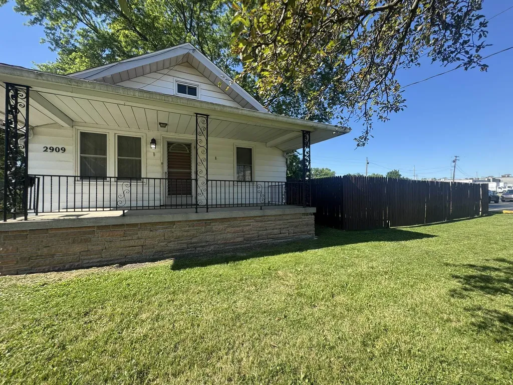 2909 Reynolds Street Flint City MI 48503