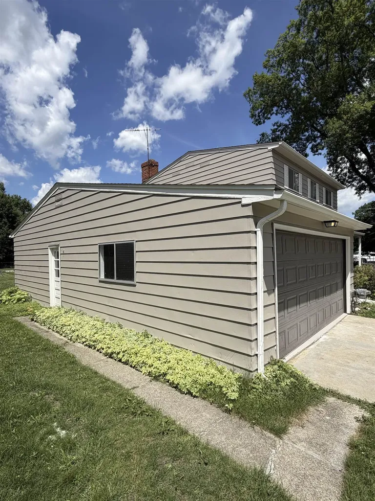 929 Springview Drive Flushing Charter Township MI 48433