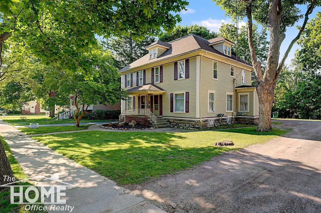 432-434 E Oliver Street Owosso City MI 48867