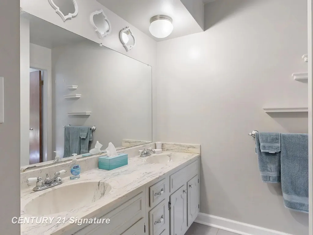2399 Plainview Drive Clayton Charter Township MI 48433